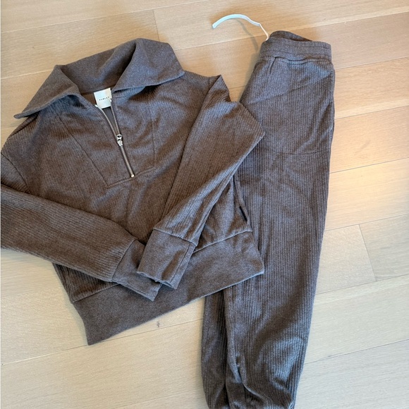 Varley Pants - Varley Taupe Ribbed Zip-Up set